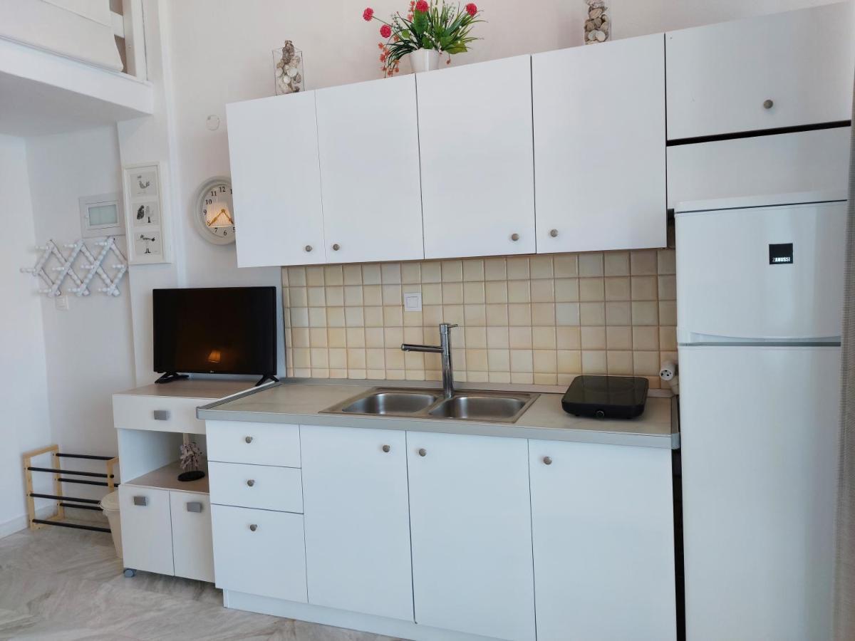 Nefeli Seaside Apartments Полихроно Экстерьер фото